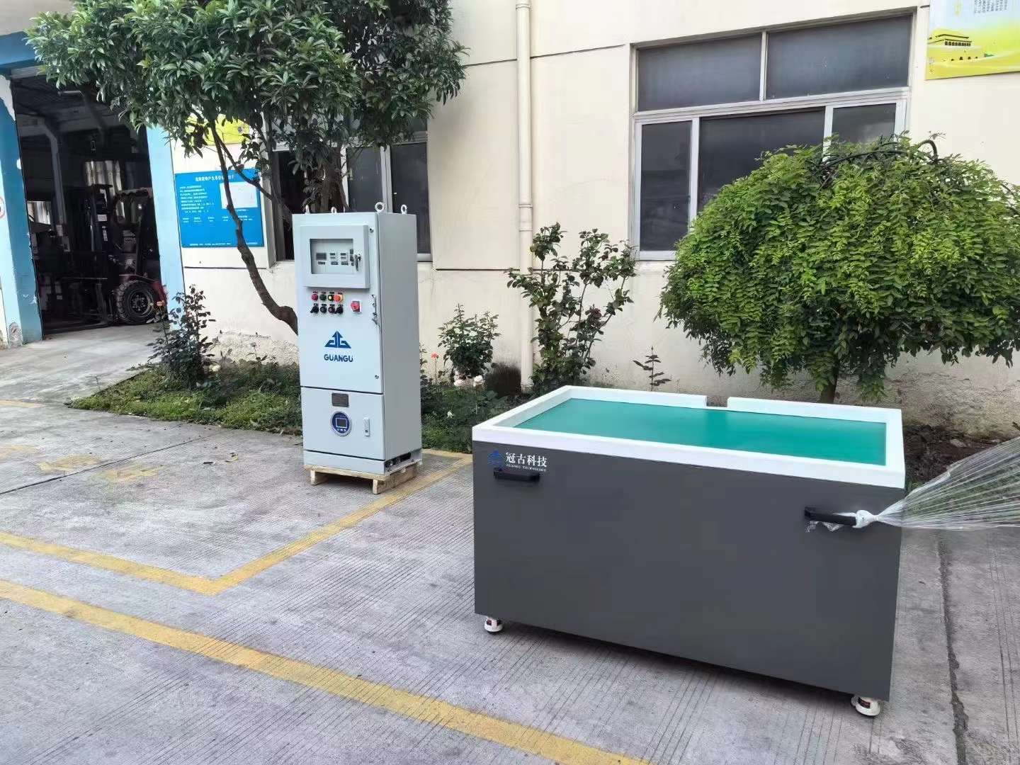 磁力去毛刺機(jī)助力國(guó)產(chǎn)大飛機(jī)金屬零件加工，提升制造業(yè)核心競(jìng)爭(zhēng)力